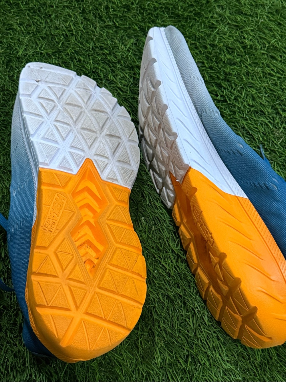 HOKA Pro Fly Trainers Shoes - Picture 6 of 7